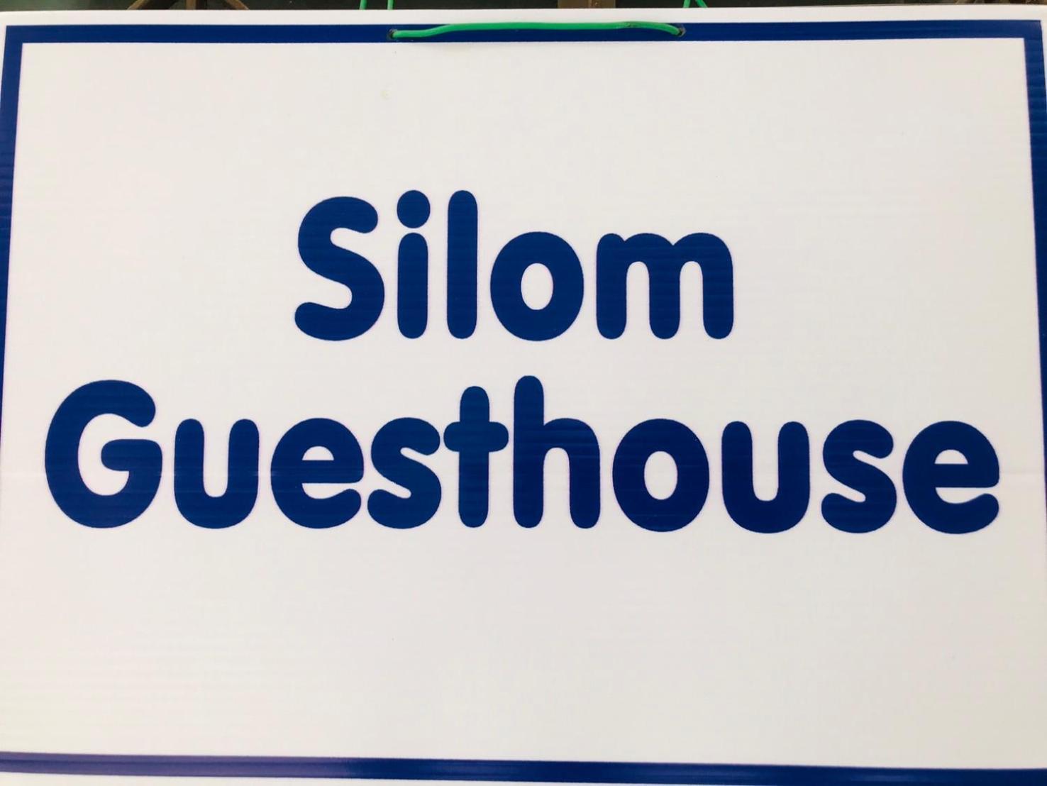 Silom Guesthouse Bangkok Exterior photo